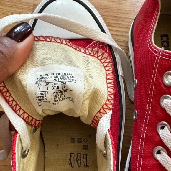 Red Converse Sneakers - Size 7 - Picture 4 of 10